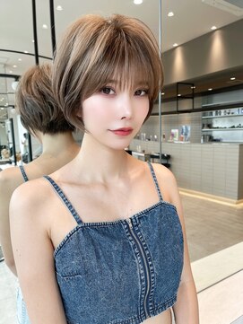 ロンド クラン 岡崎(Lond Clan) 大人美人なミルクティーベージュでひし形ショートヘア