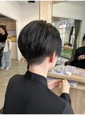 【スッキリ刈り上げのショートスタイル】