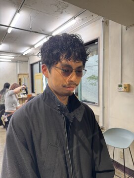 ブルートマト(BLUE TOMATO) まるみのあるショートパーマ