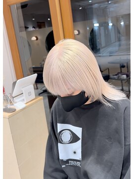 スタン 渋谷(Stam) ホワイトブロンドハイトーンウルフレイヤーケアブリーチ渋谷駅
