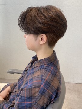 ユーフォリア 渋谷グランデ(Euphoria SHIBUYA GRANDE) 刈り上げセンターパート マロンベージュ