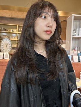 ピア ヤクイン(Pia Yakuin) ブラウンカラー　レイヤーカット　ハッシュレイヤー