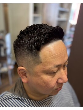 ディスイズザバーバー(This is The BarBer) 濡れパンスキンフェード