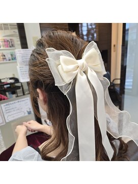 アンジュールクレア(UN JOUR CREA) ゆるふわハーフアップ