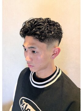 ワンワンオー バーバーショップ コンチネンタル(@110 BARBER SHOP continental) 極道パーマ