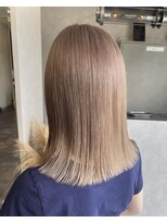 スリー バイ ベルベット 博多(THREE... by velvet) ゴールドベージュ♪ブリーチカラー#髪質改善#オージュア