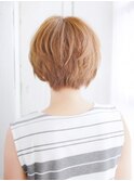 ハイトーンカラーのナチュラルストレートスタイル