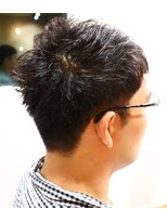 ウィスカーヘアー(whisker hair)&nbsp;ツーブロックショート