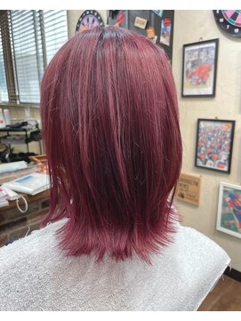 アトリエ ナルー(atelier NALU) 外ハネウルフボブ、ピンクバイオレット系カラー