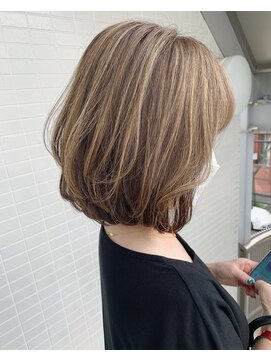 オーシャン(Ocean) [OCEAN Hair&Life藤原純]白髪ぼかしハイライトくびれショート☆