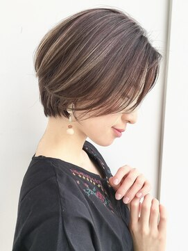 アイドットプラスサッポロ 札幌(i.+SAPPORO) ショートボブ前髪なしハイライト
