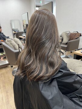 フリック(FLiC) グレージュカラー