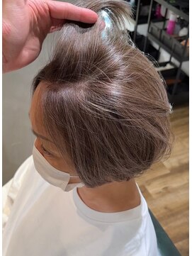 ハロー 池田店(Hollow) 【ハイライトで白髪ぼかし/脱白髪染め】石橋/池田/箕面