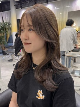 シティ(CITY) ミディアムレイヤー　ブリーチなしベージュカラー