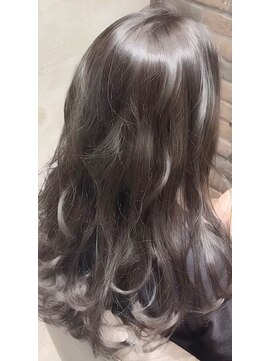 ユキオ ダル(Yukio Dal) 20代30代40代ストレートアッシュベージュ髪質改善艶感カラー