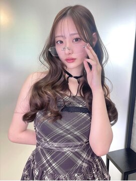 リリー(Lilley) ピンクブラウン×小顔レイヤー×韓国風巻き×髪質改善