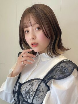 ステアケース 武蔵小杉店(stair:case) くびれボブ外ハネボブベージュインナーカラーシースルーバング