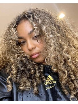 チクロ(ticro) 【チクロ】カーリーヘア/ハニーブロンド/ハイライト