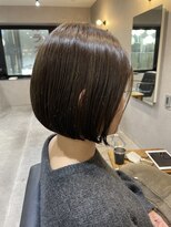 ミクマル(micmal)&nbsp;大人可愛い艶カラーカーキベージュ丸みボブ