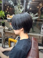 コモレビ(komorebi) 【山本智文】ブルーブラックハンサムショート
