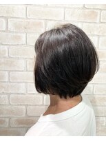 アヌエ(Anue) 前下がりボブ