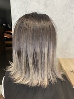 ショートで作るコントラストバレイヤージュ/ブロンドカラー