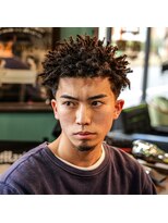 リットインダハウス(LIT INDA HOUSE)&nbsp;刈り上げ低めのスパイキーアフロ