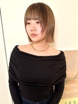 ★ホワイトブロンド美髪ワイドバング外ハネボブイメチェン表参道