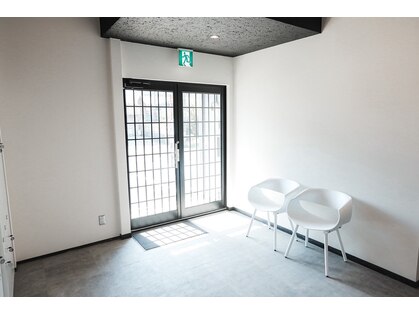 スリー バイ ザサロンフジサワ(THREE by the salon fujisawa)の写真