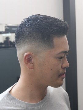 アストロ(ASTRO) スキンフェード×ショートレイヤー刈り上げショートメンズ