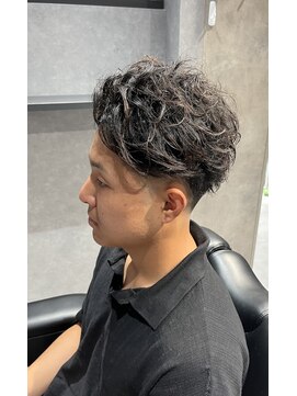 ボンド(B.ond) テーパーフェードツーブロスタイル