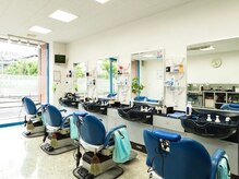 ビービースタイル 八尾店(BB STYLE)の雰囲気（サロン椅子７席の明るくスタイリッシュなバーバーです。）