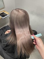 ユウル 横浜(juhl.)&nbsp;ヘーゼルベージュミルクティーグレージュブリーチダブルカラー