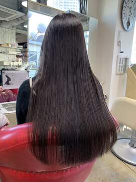アキュート ストレートロング