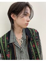 前上がりのセンターパート｛センターパートウルフ｝