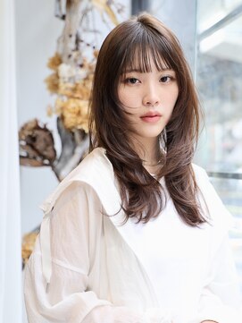 エムスラッシュ みなとみらい馬車道店(M SLASH) オリーブグレージュ/ウルフ/レイヤーロング/馬車道