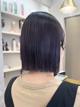 ポジ(poji) 切りっぱなしボブ　ブルーブラック　ブリーチカラー　暗髪