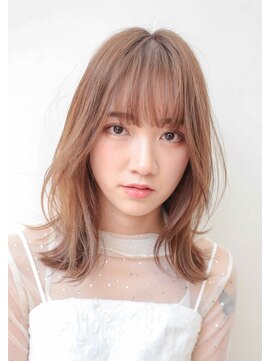 ソレイユトウキョウシブヤ(SOLEIL TOKYO shibuya) 柔らかいベージュにレイヤーを入れたエフォートレススタイル