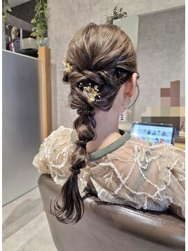 【海浜幕張 Ripple】ポイントアクセ×フェミニンな編み下ろし