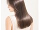 スラッシュ ホワイト(SLASH white)の写真/大人女性の髪に“芯からうるツヤ”を。白髪ぼかしとも相性◎ ［白髪ぼかし/ハイライト/ショート/縮毛矯正］