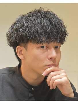 フリーク バーバーショップ 都島店(FREAK BARBER SHOP) 黒髪縦落ちツイストスパイラルパーマツーブロックマッシュ