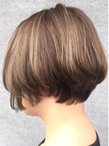 フォーム(FORM)&nbsp;フリンジハイライトと女っぽショートボブ