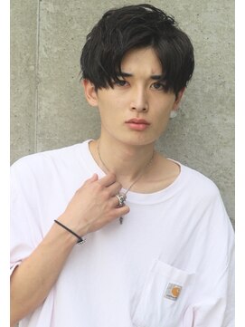 フランクスバーバー アンド ビアークラブ(FRANK'S BARBER and BEER CLUB) ソフトツーブロックフェザーマッシュサイドパートショート