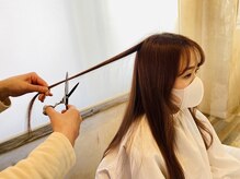 ブローした状態で、毛量調整と顔型に合わせた"似合わせカット"[センター南/センター南駅/髪質改善］