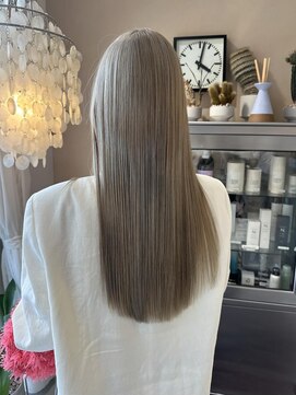 フィグバイアルテフィーチェ(fig by artefice) ハイトーンベージュカラー