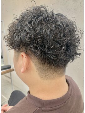 ロミーオム 本厚木(ROMMY. Homme) 刈り上げツイストスパイラルパーマ無造作短髪ビジネスメンズヘア