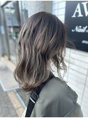 スジ感をきかせた外国人風バレイヤージュ♪【大阪/京橋】