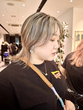 ステア ケース(stair case) 地毛残し ハイライト ブロンド 白髪有り