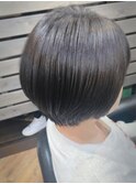暗めアッシュグレージュ×ショートボブ