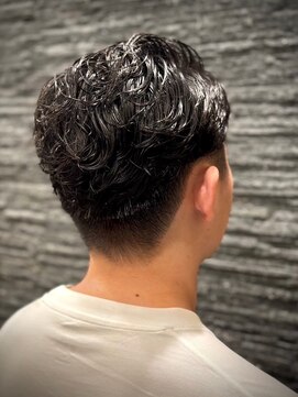 ヒロギンザバーバーショップ 丸の内店(HIRO GINZA BARBER SHOP) くせ毛を生かすナチュラルパーマ